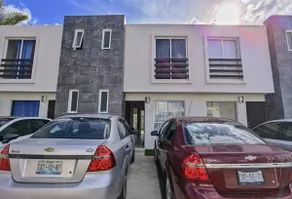 Beautiful house in a residential area - Image 5