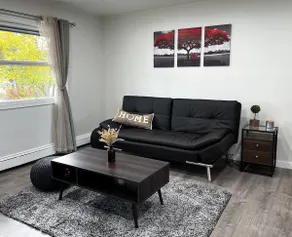 Lovely remodeled 2bd 1.5bt apt in a midtown #1 - Image 2