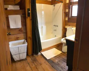 OWL'S NEST Private Cabin w/HOT TUB - Image 2