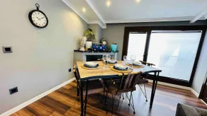 Comfortable Luxury Penthouse 5-Minute Walk to the Subway - Image 4