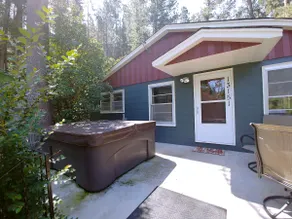 Hideaway on Bridge Lane - Image 3