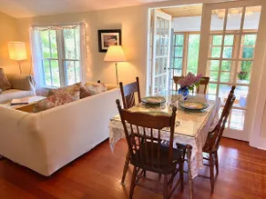 Willow Beach Cottage - Image 4