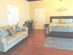 Wildlife Executive Near Troy 2 BR/1 BATH-Huge - Image 4