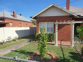 Beautiful refurbished 2 bed house. - Image 3