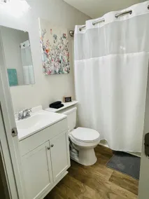 Charming Whole In The Wall - Image 4