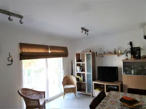Centrally located apartment with free A/C + WIFI - Image 3