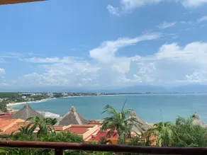 Beachfront Resort, Multiple Pools, Sleeps 10-11 - Image 3