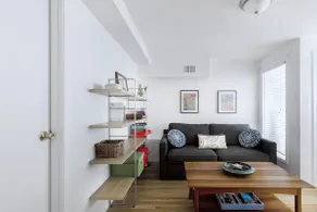 Private, modern Central Sunset suite - Image 3