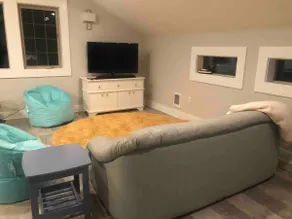 New private loft apartment, 5 blocks from beach! - Image 2
