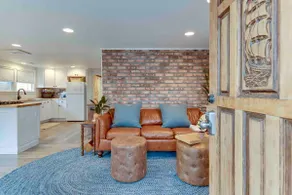Downtown Bungalow - Image 3