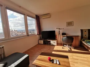 Studio with panoramic view as far as the Castle - Image 3