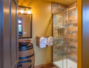 Chardonnay Chalet at the Vineyard - Image 3
