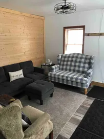 The Yellow Door Place! Convenient & Sleeps 6! - Image 5
