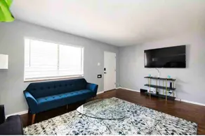 Lovely 1-Bedroom apartment with free parking - Image 3