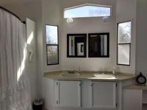 Home in Concord. A cozy getaway - Image 2