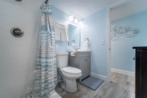 Siesta Shores: Shoreline Suite - King bed - Pool! - Image 2