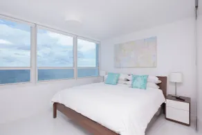 New 16th Floor Beachfront 180º Oceanview Apartment - Image 3