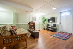 Clean, safe, private basement apartment - Image 2