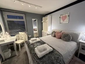 Luxury 2 bedroom apartment - Image 2