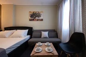 Olive House - Image 3