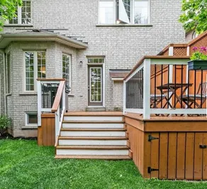 Executive detached home with ravine view - Image 5