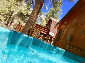 Romantic and Peaceful Escape with Hot Tub - Image 2