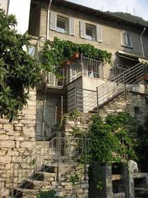 Lake view sunny house with garden, Moltrasio - Image 5