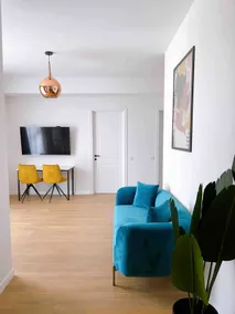 Brand new luxury apartment in downtown - Image 2
