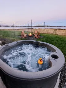 Moody Ocean - Hot Tub, 2 Bdrm Oceanfront Cottage - Image 5