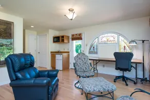 Place to Stay in Quiet Neighborhood - Image 4