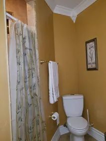 Fantastic Guest Suite - No cleaning fee - Image 5