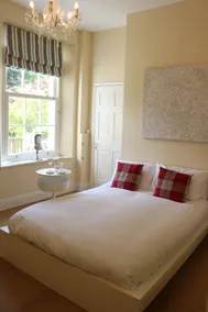 Dean End Apartment 2 - Image 5