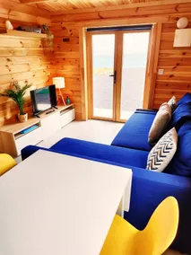 Cosy Log Cabin with stunning ocean views - Image 3