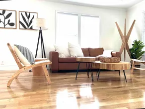 Mockingbird Bungalow-sleeps 8-Hot Tub-2 mi GVL - Image 3