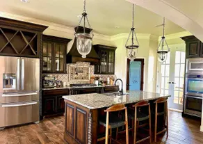 The Castle-Family Friendly-Spacious-Large Parking - Image 2