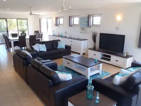 R & R LUXURY BEACH HOUSE  RETREAT Fantastic Home for Family and Friends - Image 3