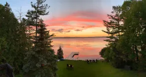 All-season fishing lakefront view & luxury comfort - Image 5