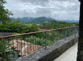 Picolla House - with amazing views! - Image 3