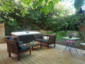 Romantic cottage with private hot tub - Image 4
