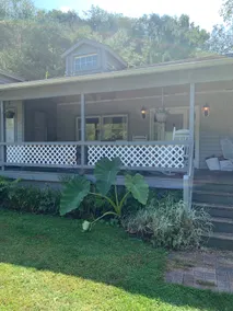 4 bed, 2 bath Close to Caves/Starlink WiFi - Image 5