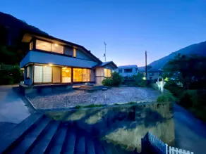A relaxing and quality holiday in a private hot spring villa on a hill. - Image 5