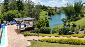 Beautiful Lake Cabin in Guatape (14 personas) - Image 2
