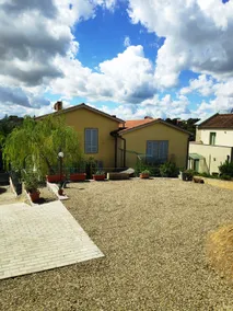 10 min from downtown Private Parking Air Conditioning - Image 5