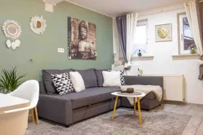 Small cozy apartment with garden & pool - Image 3
