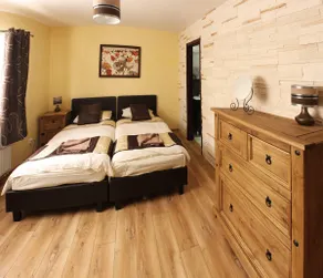 Propaganda Chalet - Image 5