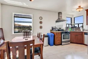 Sparkling Clean Luxury 3 BR Near SF, Parkings, EV - Image 2