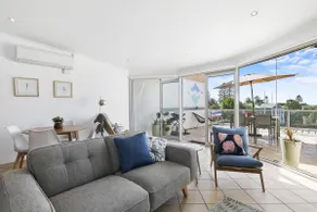 Blue Door - Lorne Holiday Stays - Image 4
