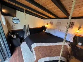Cozy Bungalow - Hot Tub, view San Juan Islands - Image 4