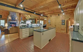 Lazy Bear Lodge: Getaways, WineTours, Bridal Parties, Reunions, Corporate Retreat - Image 5