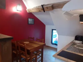 atypical and relaxing studio - Image 4